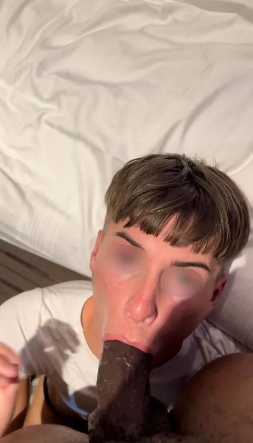 Twinks love cocks that are too big for them
