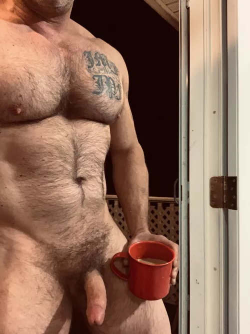 Which pic would like to join me 