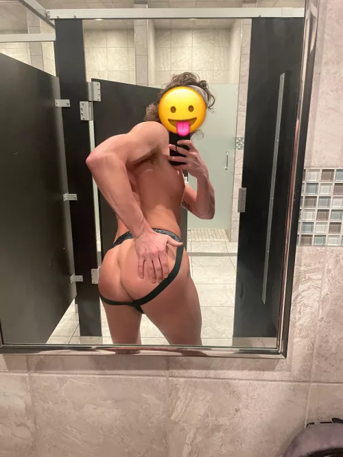 Whoops I left the door open while taking selfies in my Jockstrap 😉