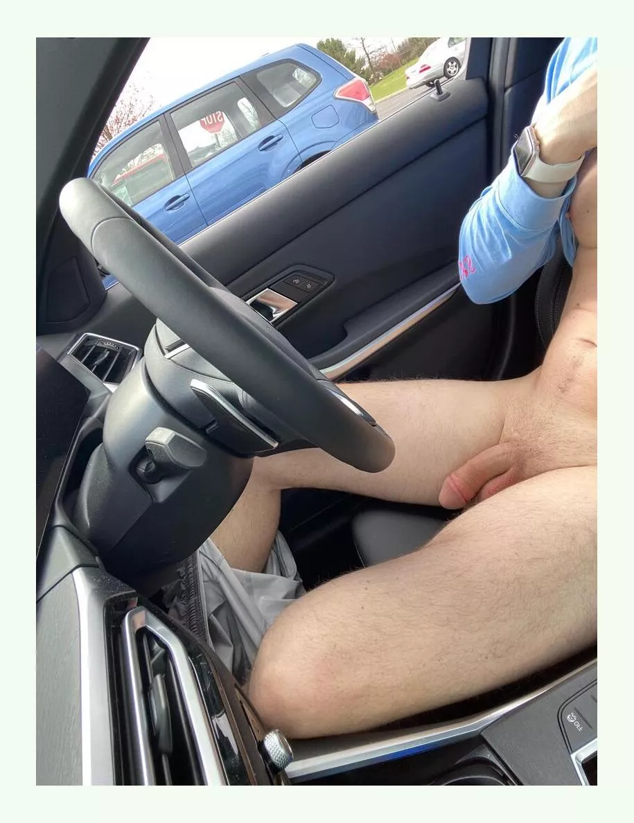 Window down, shorts down,woulw u reach in to get me hard in the gym parking lot?