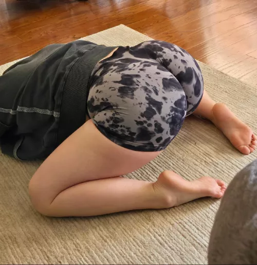 Would you like to watch me [f] stretch?