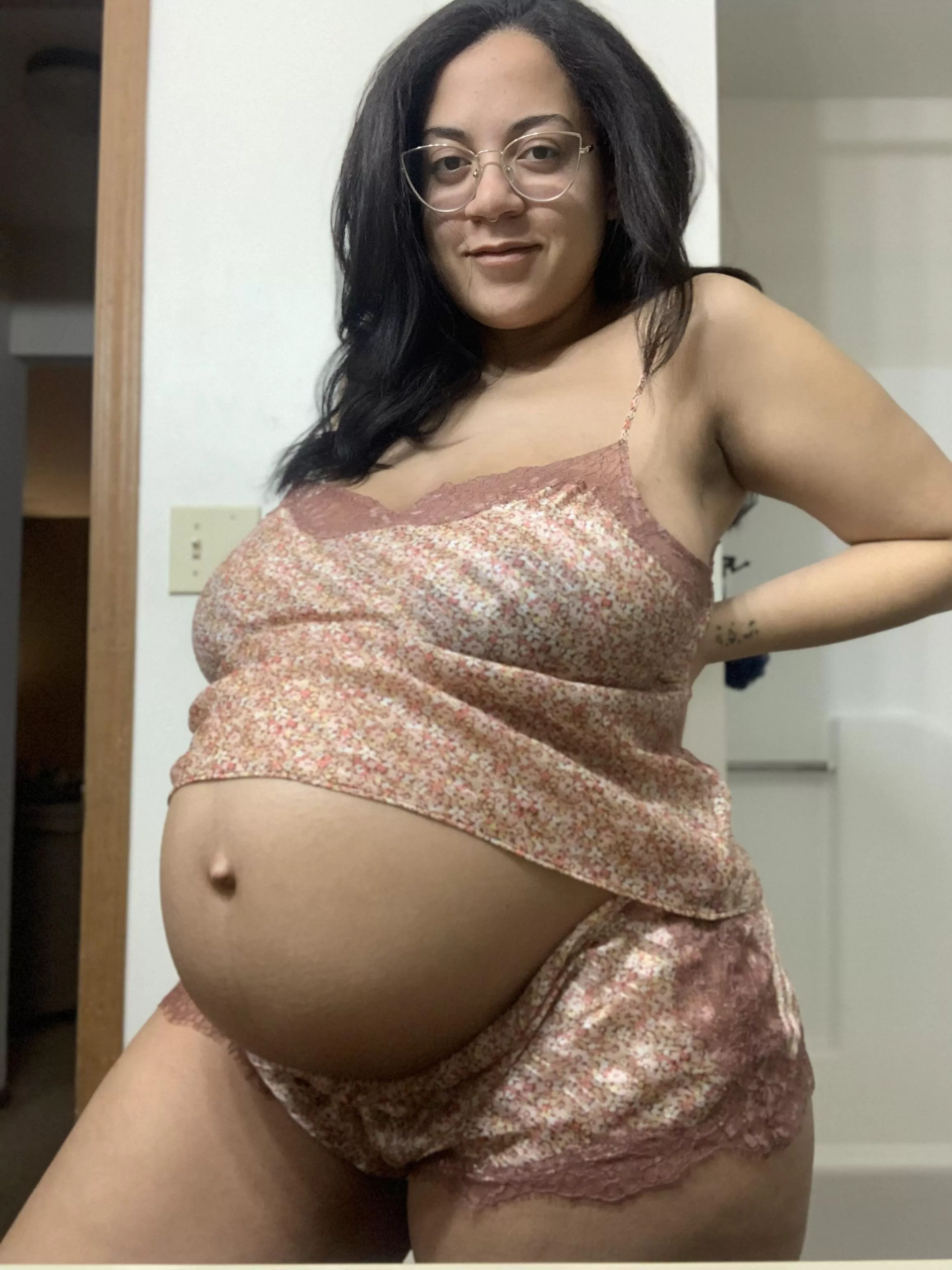 You can cum inside me now that I’m pregnant 🤰🏽 