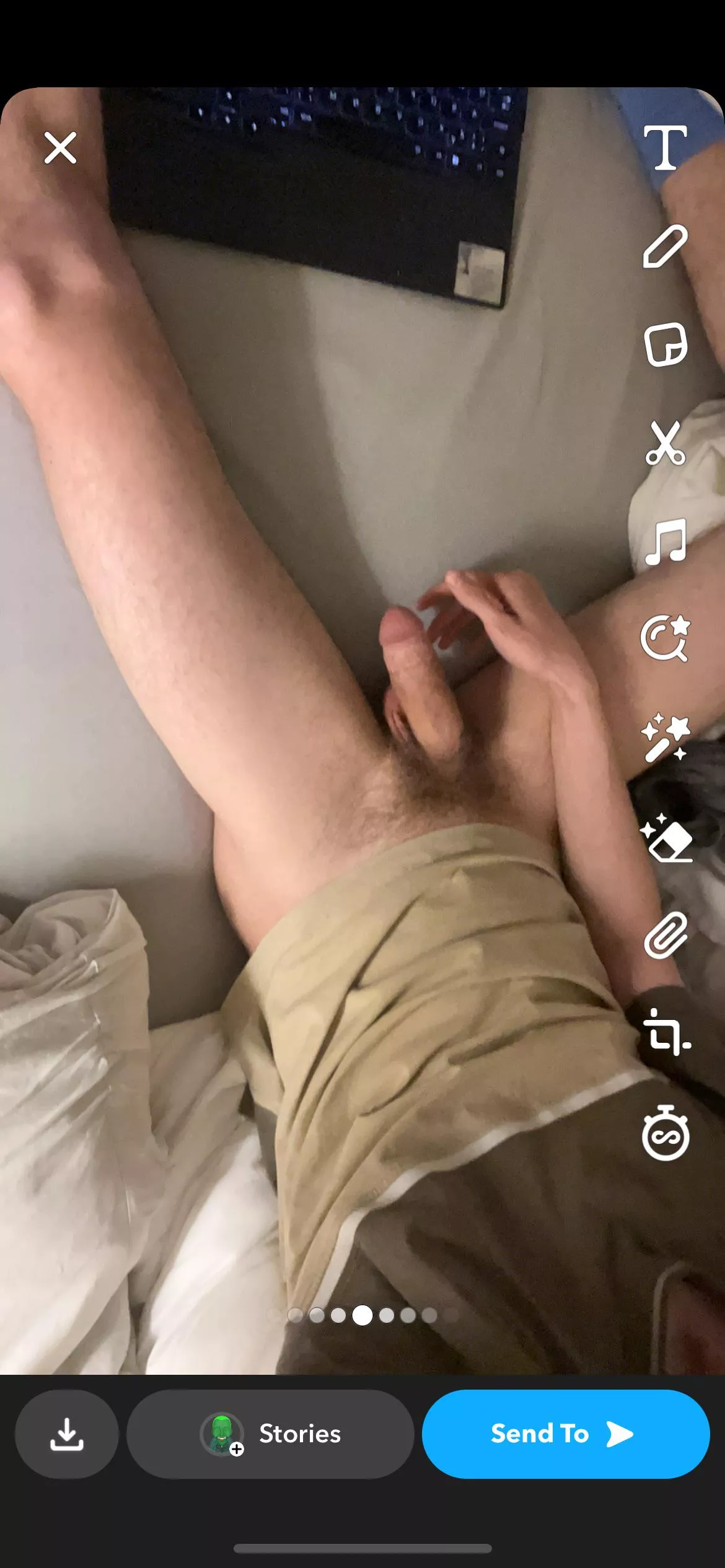 27 horny for face to face jerk off hmu w face and dick @danifelos