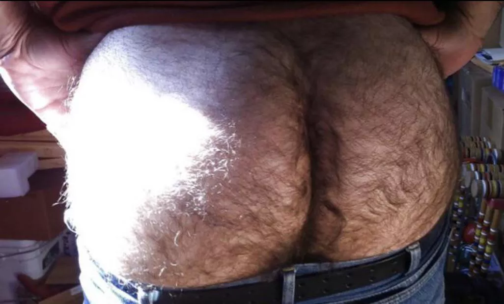 A bet’s a bet, bro. Now kiss it.