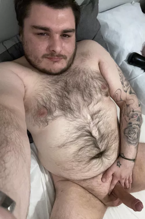 Any ladies wanna have some fun with a big hairy guy tonight?