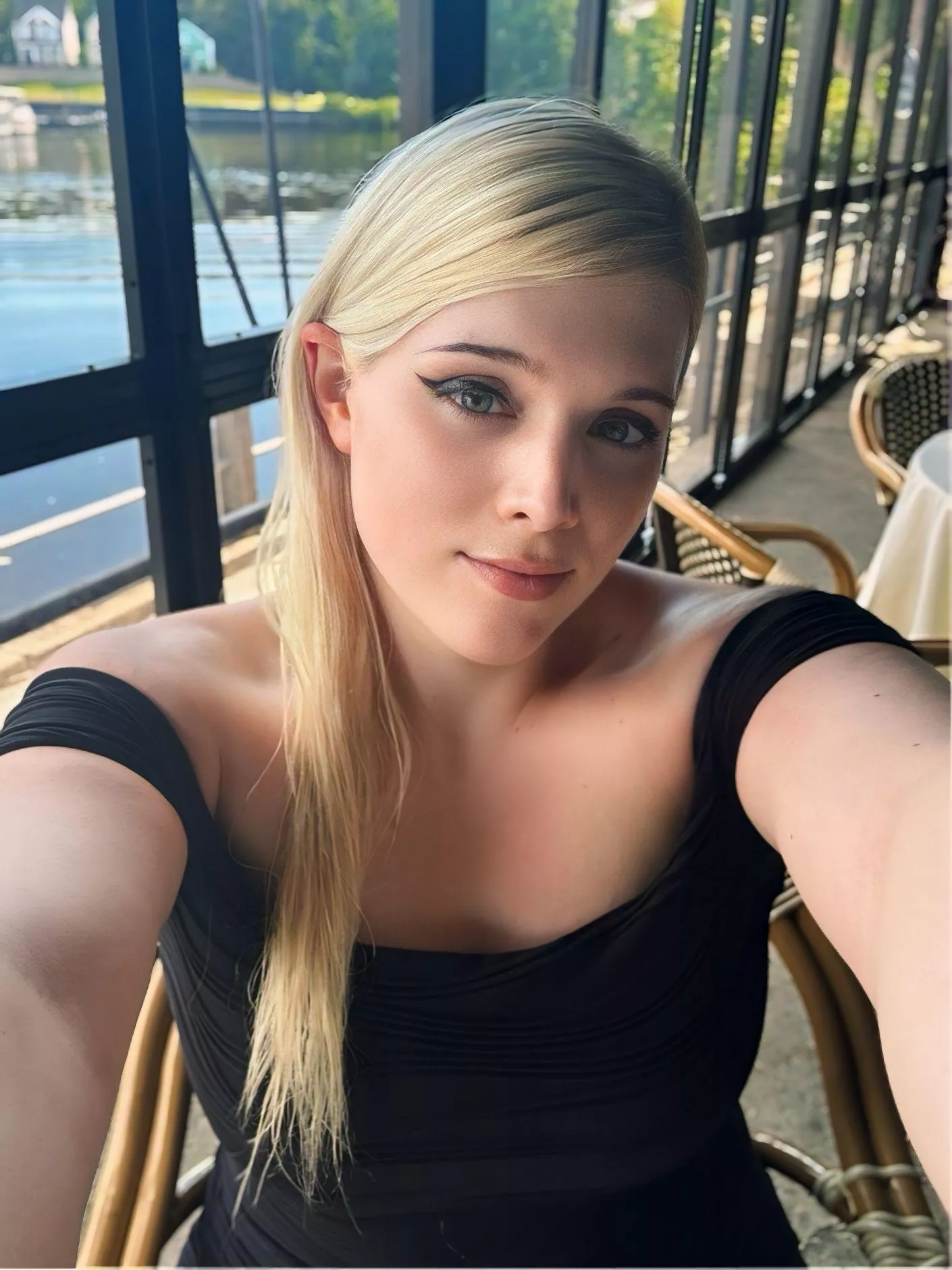 Brunch by the water 💝