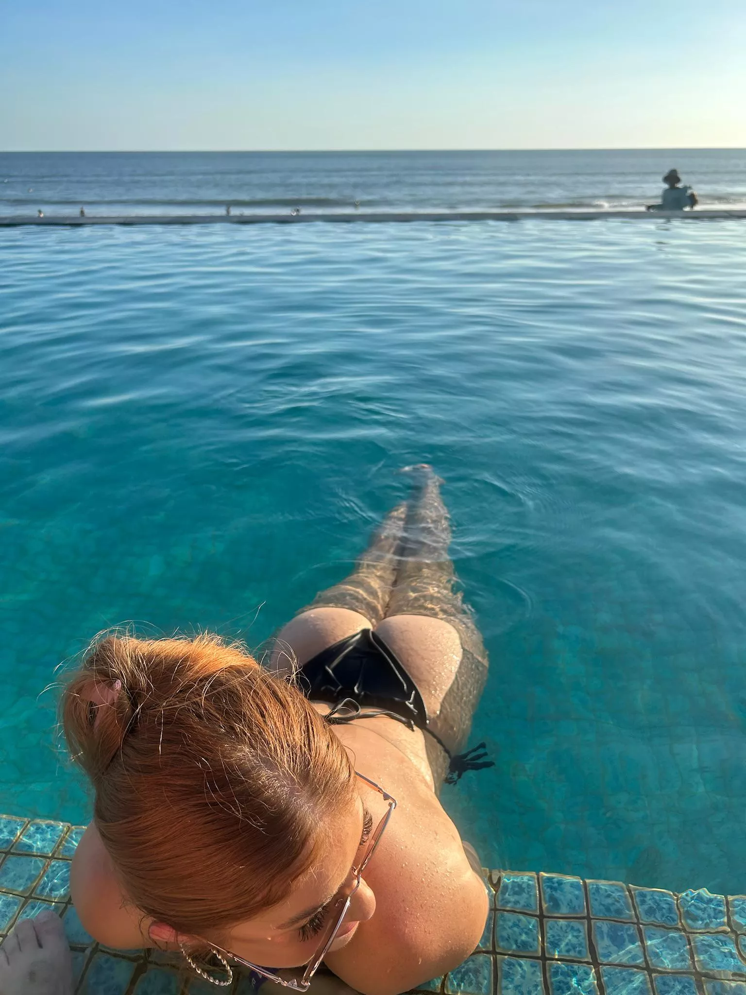 come swimming with me 