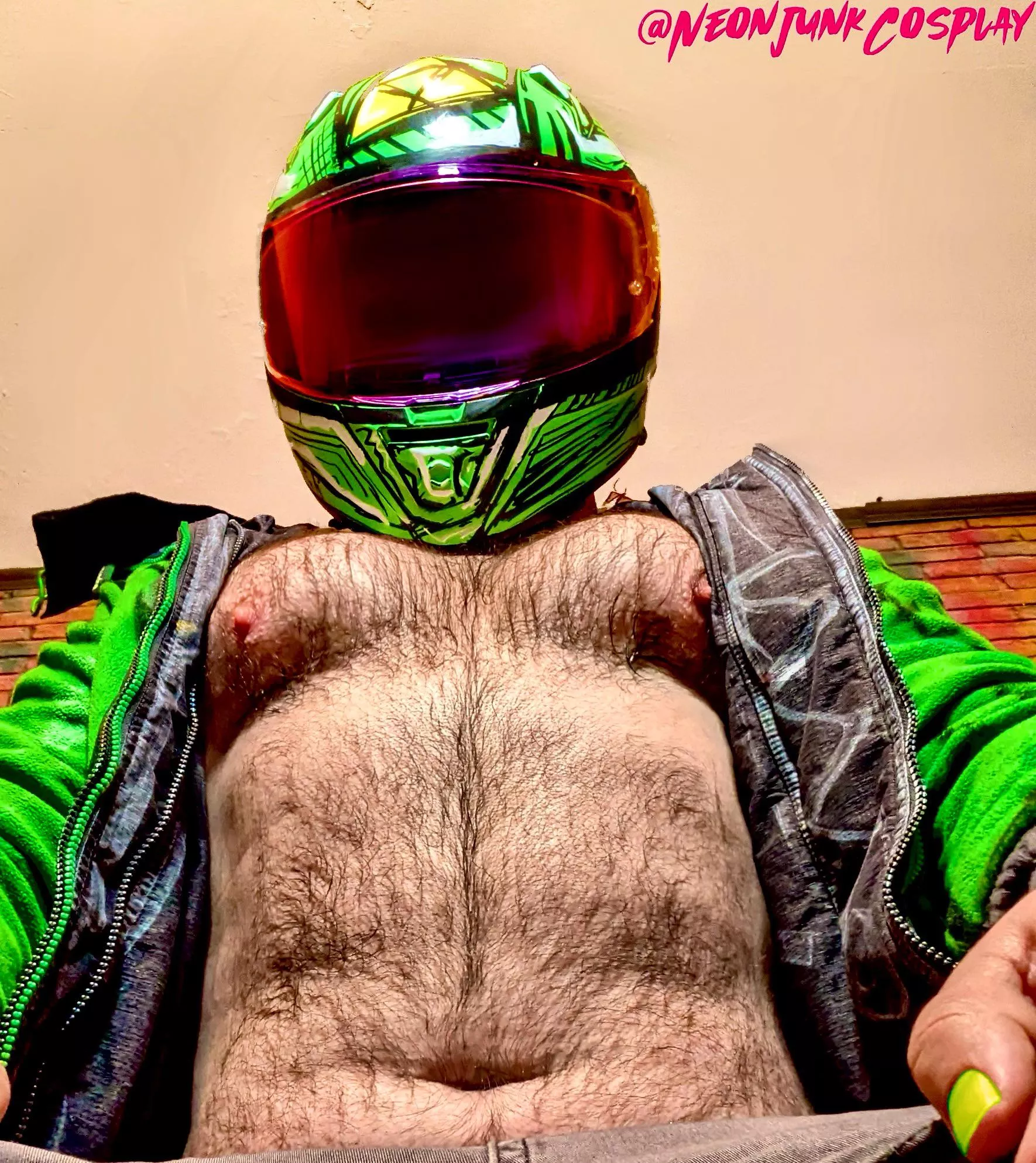 Do heavy, milk filled pecs count as kink I wonder?