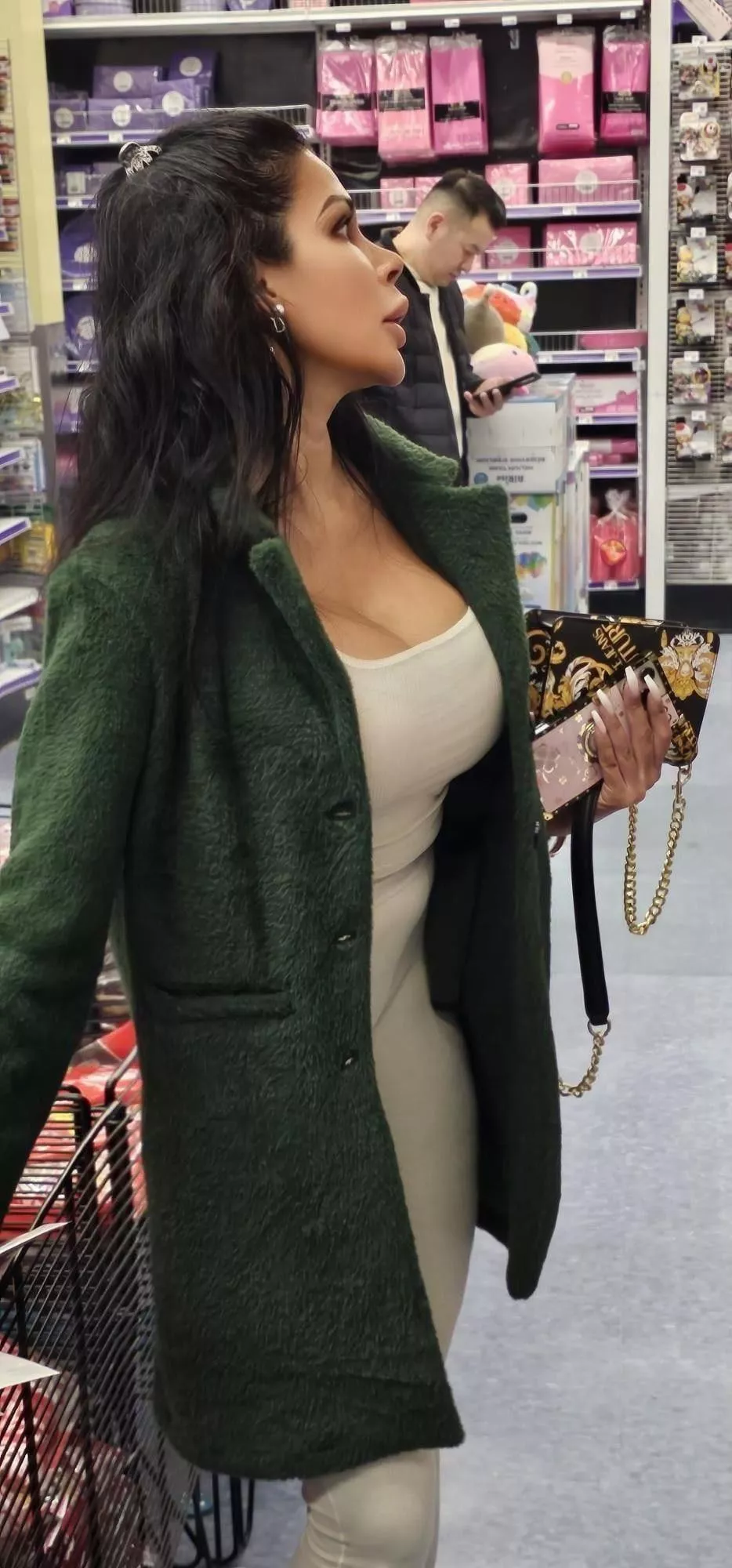 do u prefer when they're covered or u like them bared?