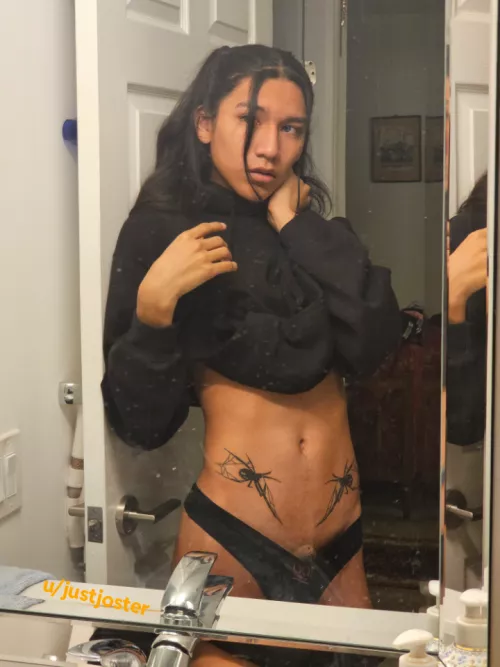 Do you like femboy tummy? 