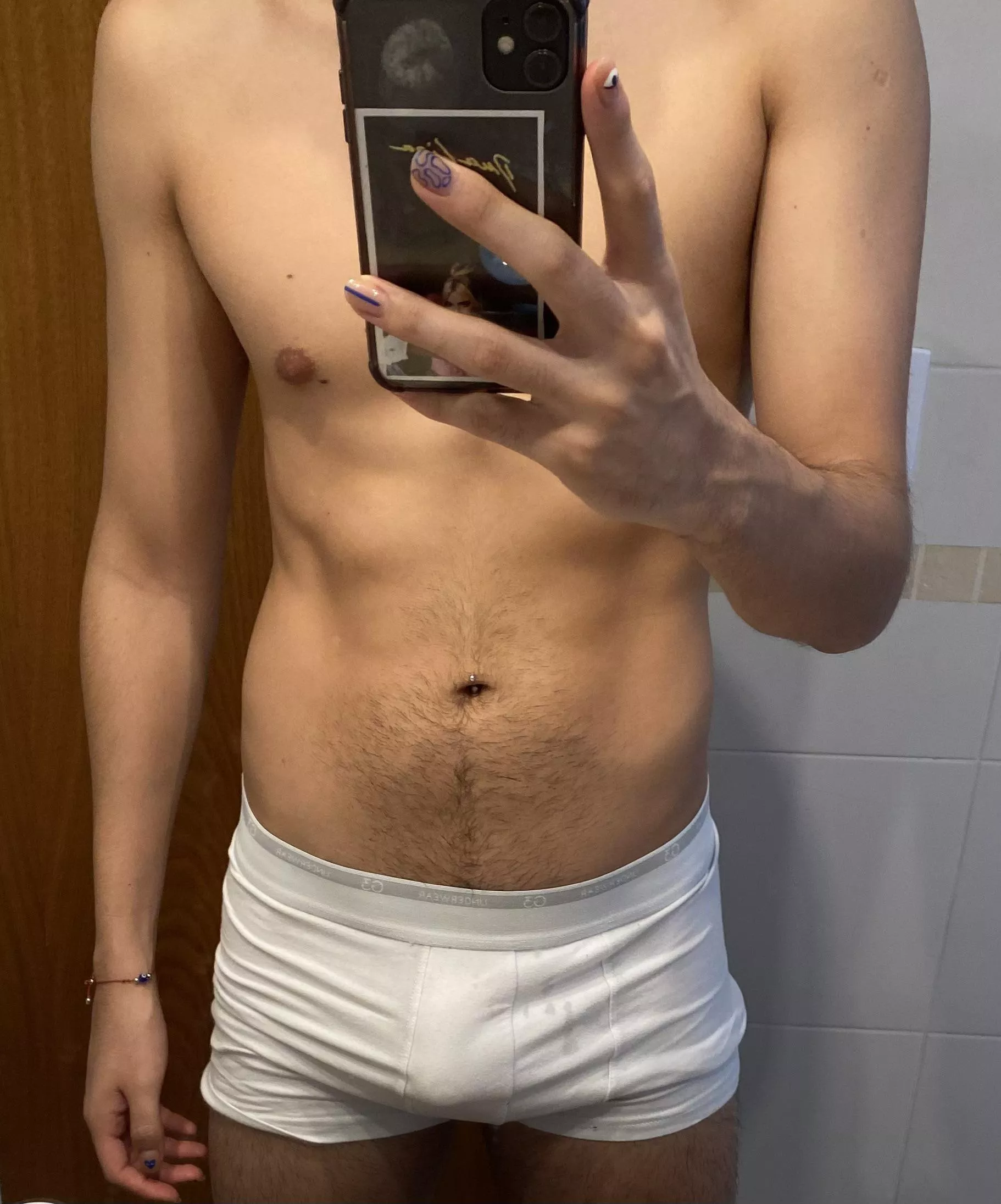 do you like white boxers?😏