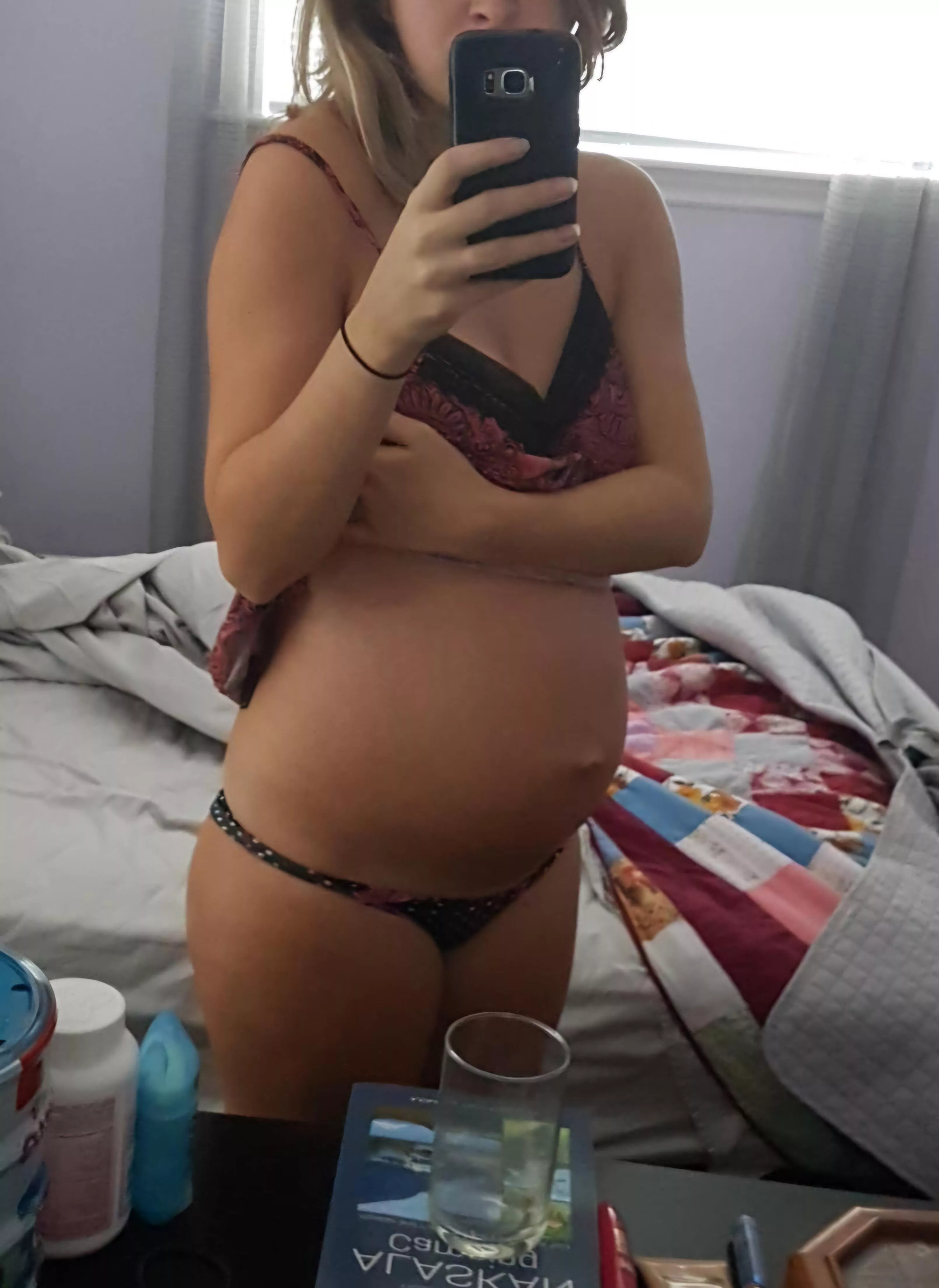 Does my bump look good on my small frame?