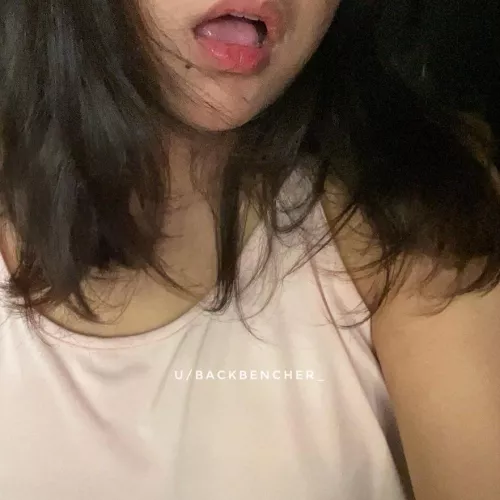 [F] This lips can do more than just talk a lot. 👀