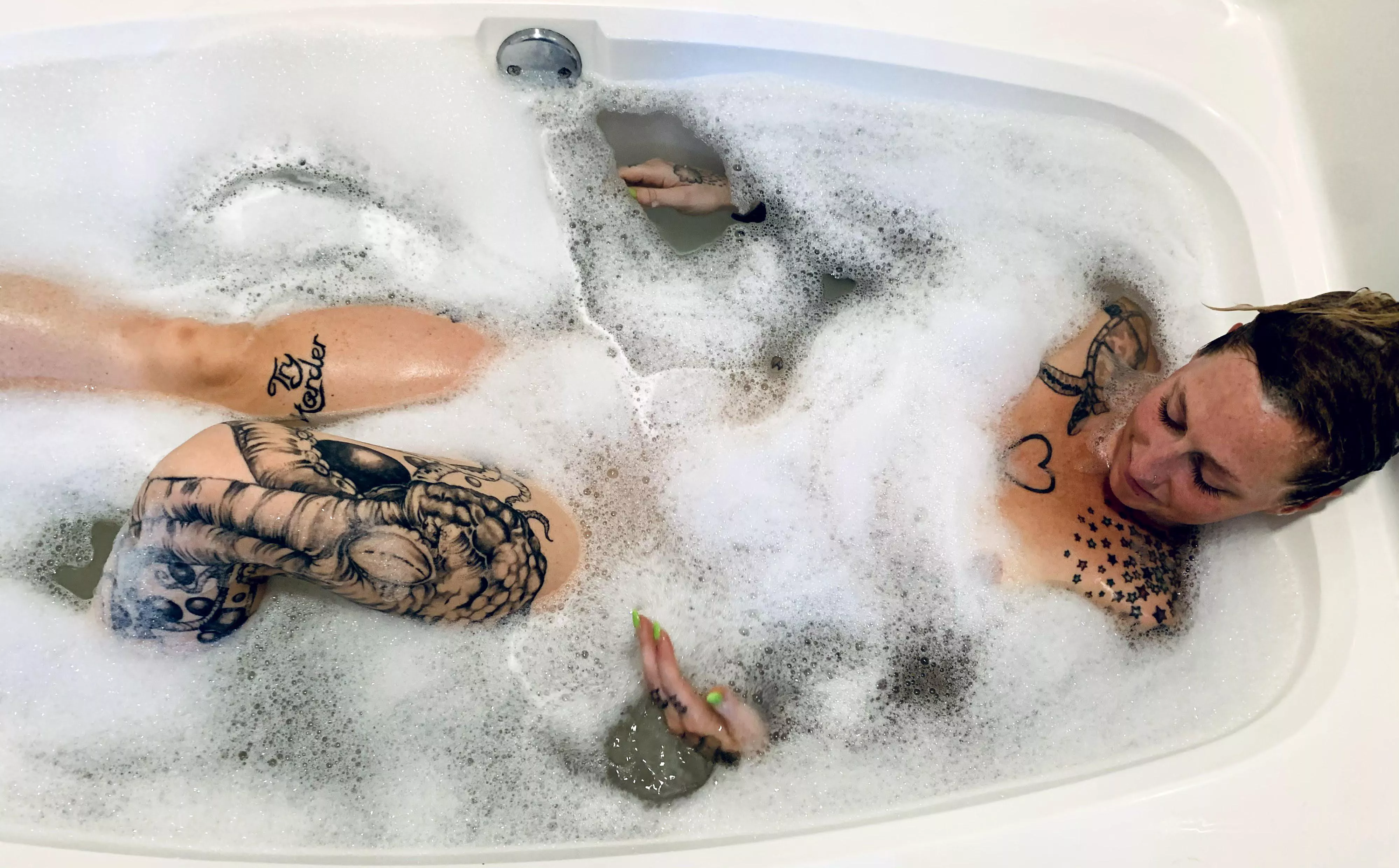 Finally figuring out how to get off in the bath 