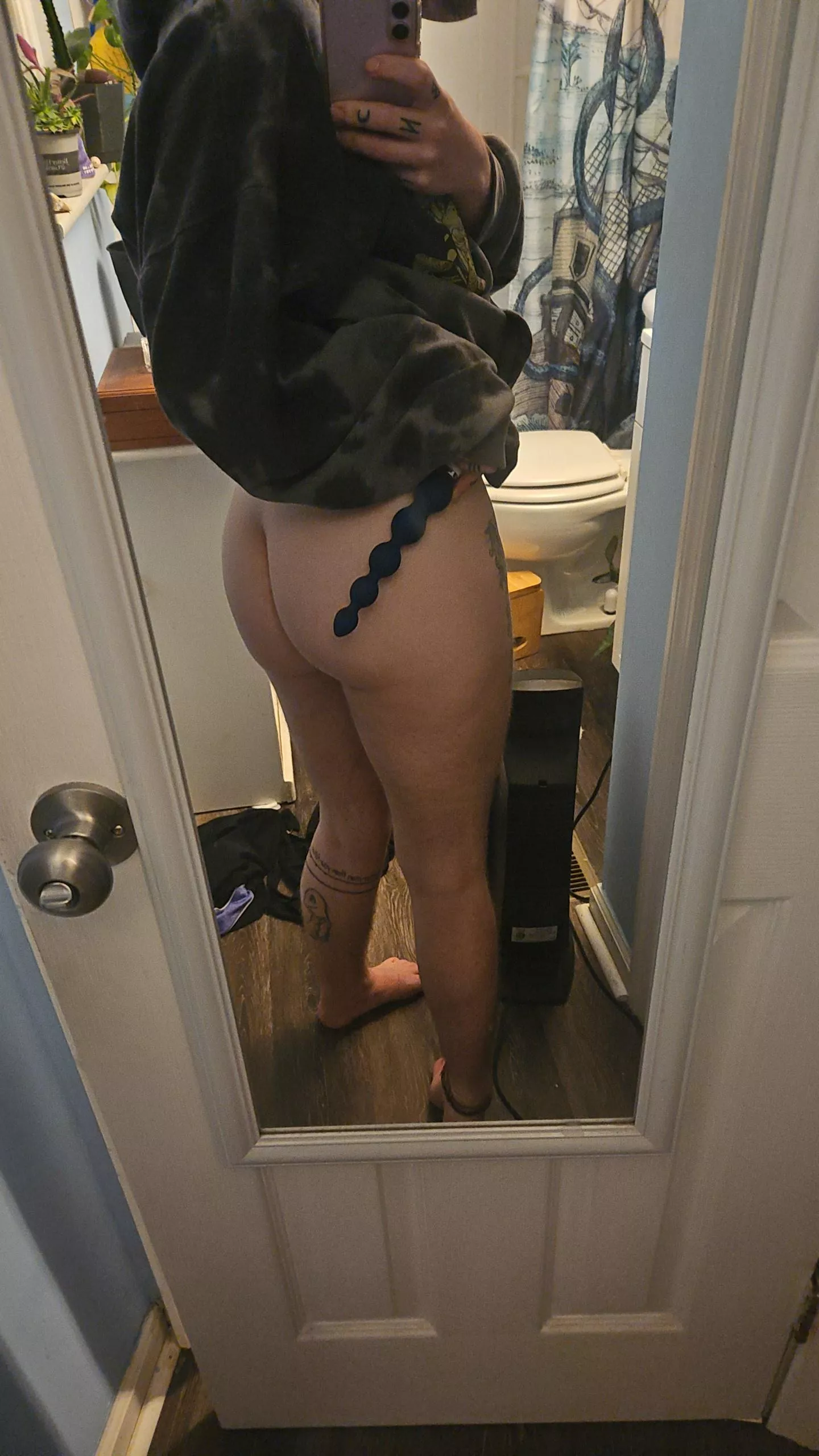 Forcing myself to do chores with my biggest plug in.  It hurts so bad. Can I take it out now, please?