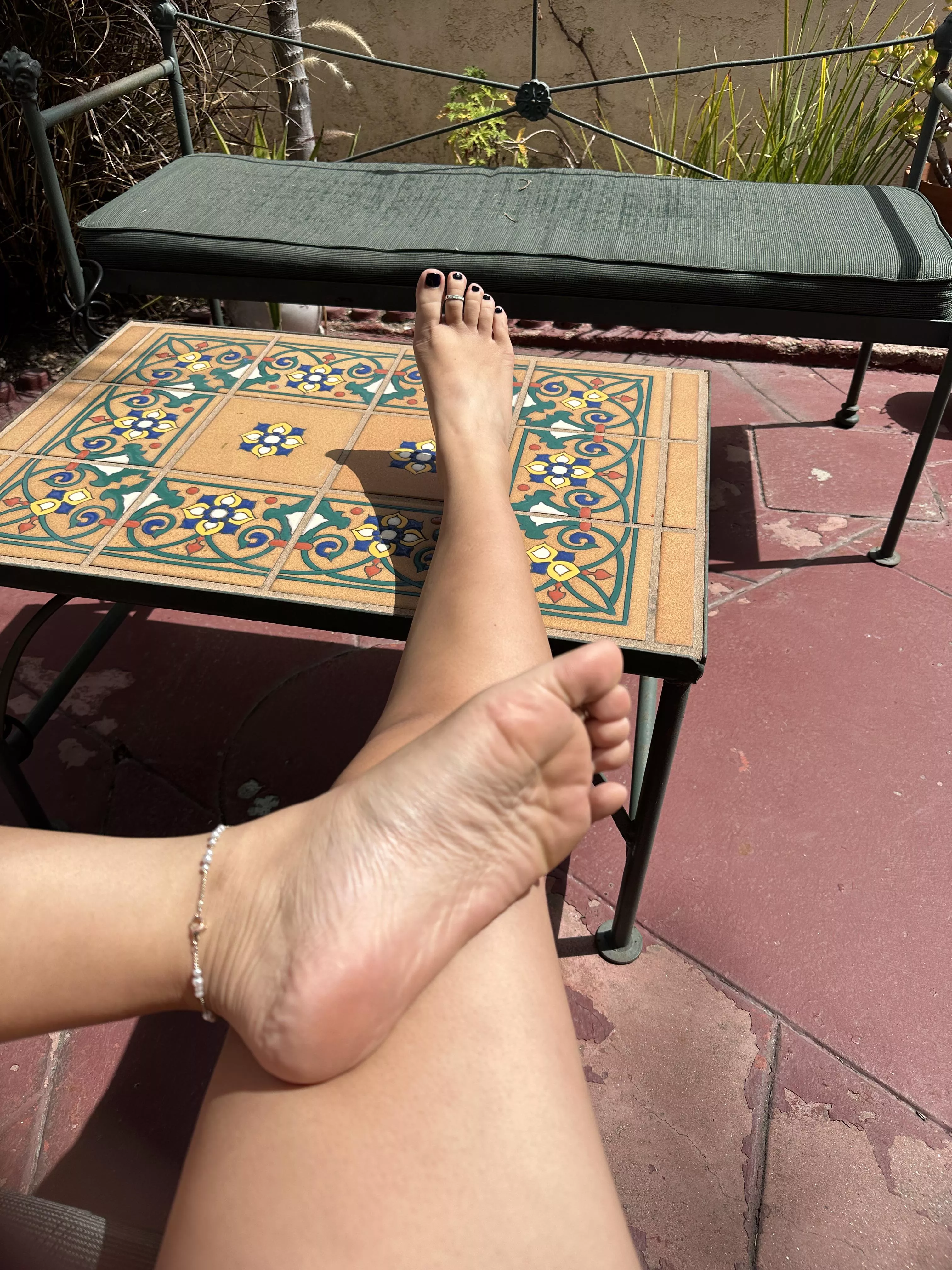 Girl next door is sunbathing… say hi 🥰