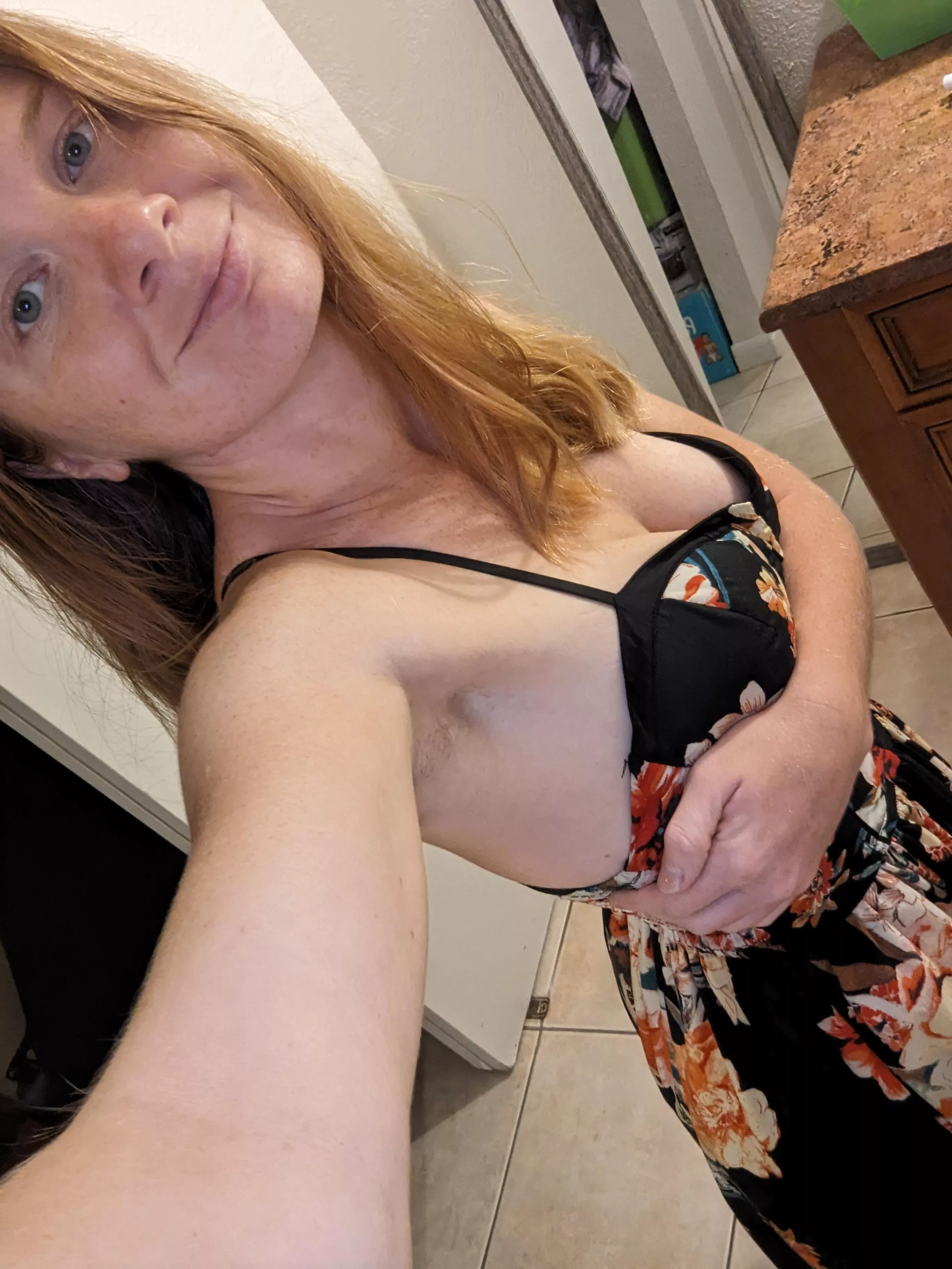 How would you react to a surprise kiss from me?💋