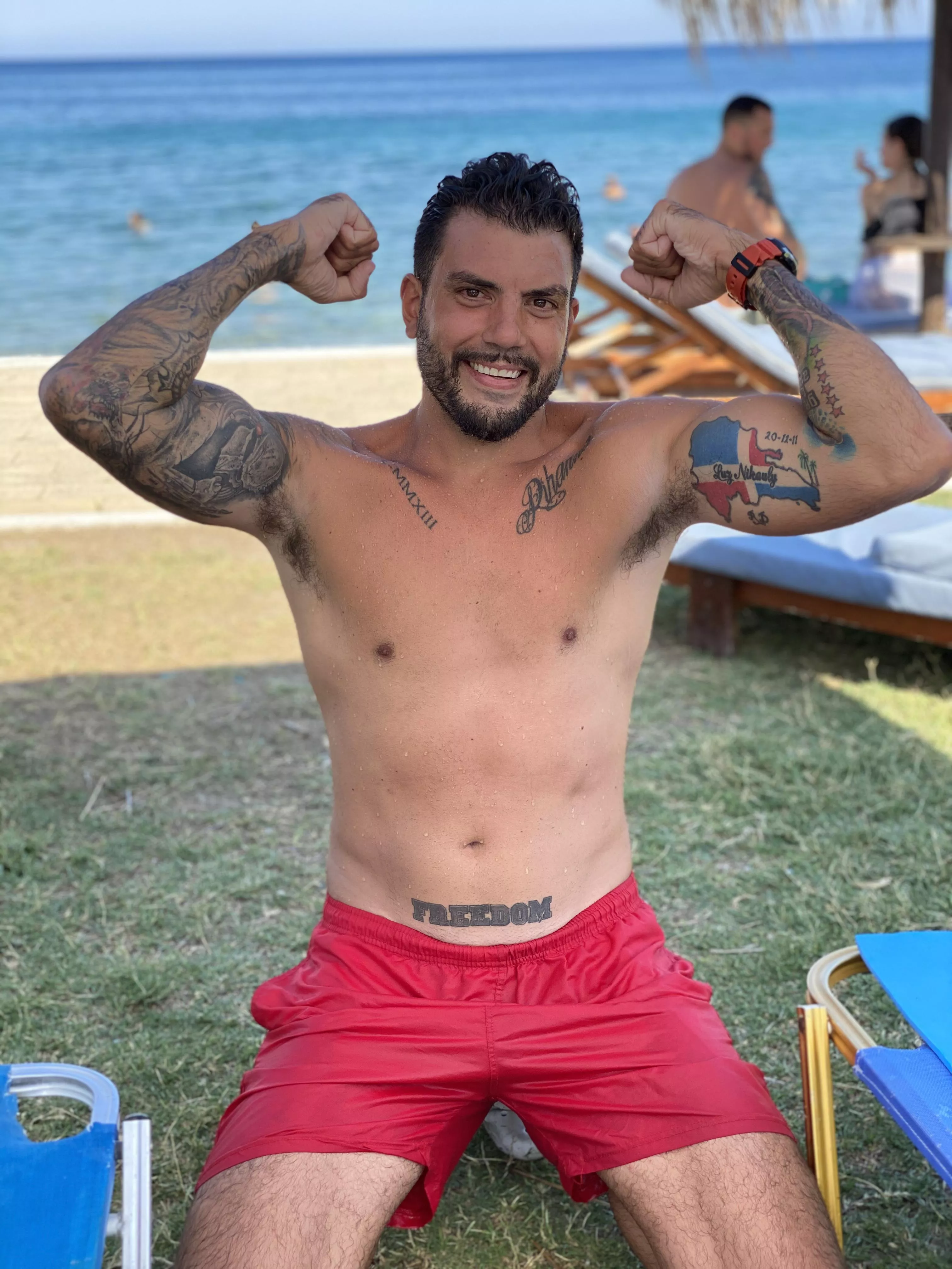 I like the beach to show my tattoos ☺️