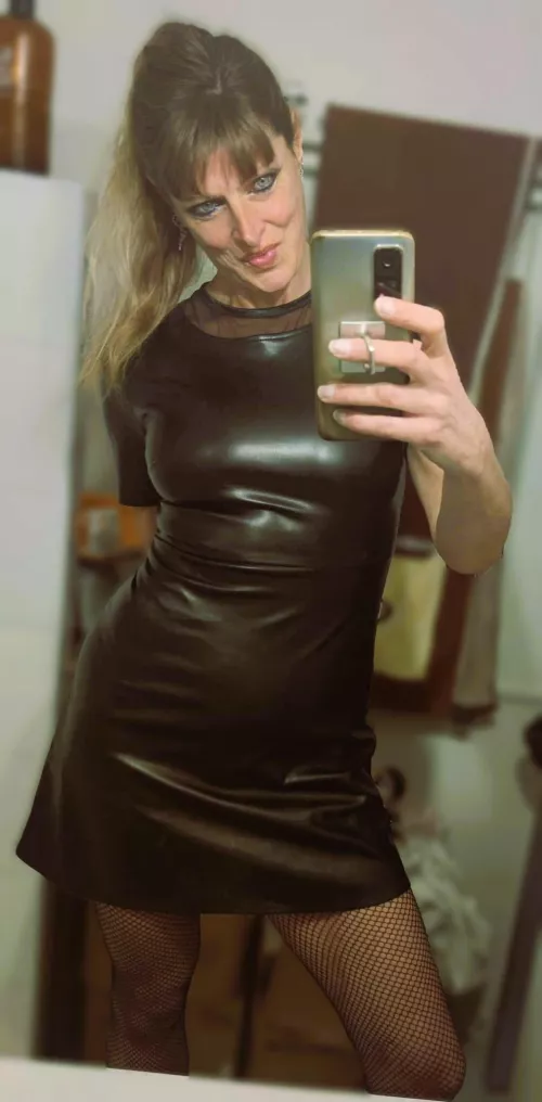 I need someone to get me to the restaurant dressed this way :)