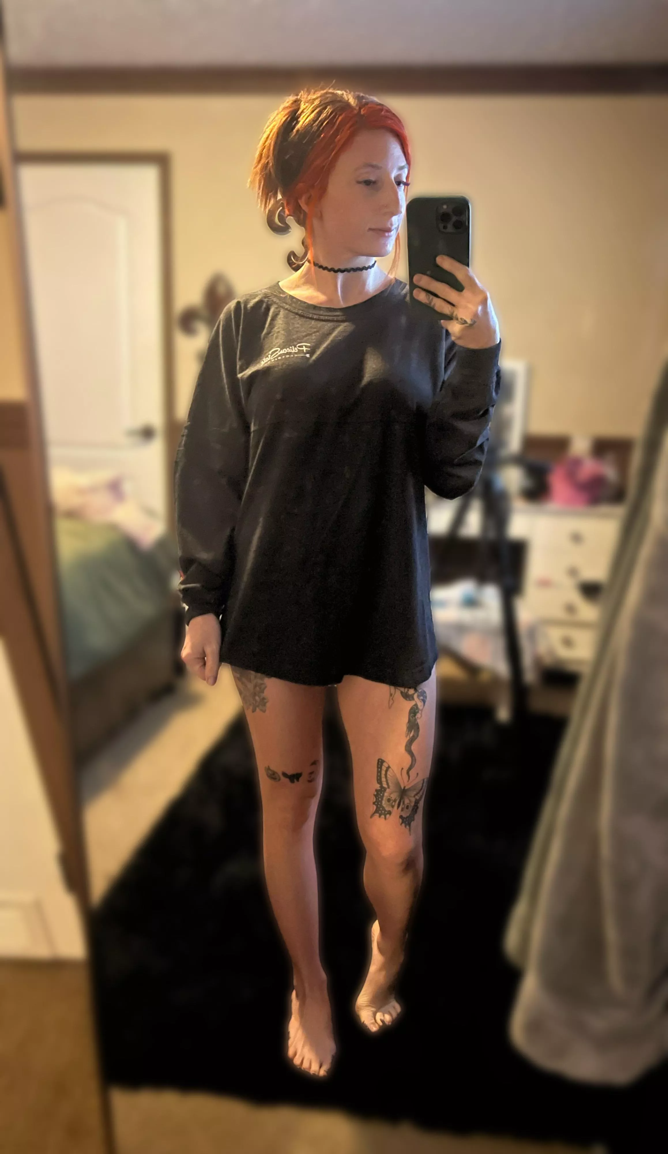 I wanna lose this shirt and do some naked wrestling 