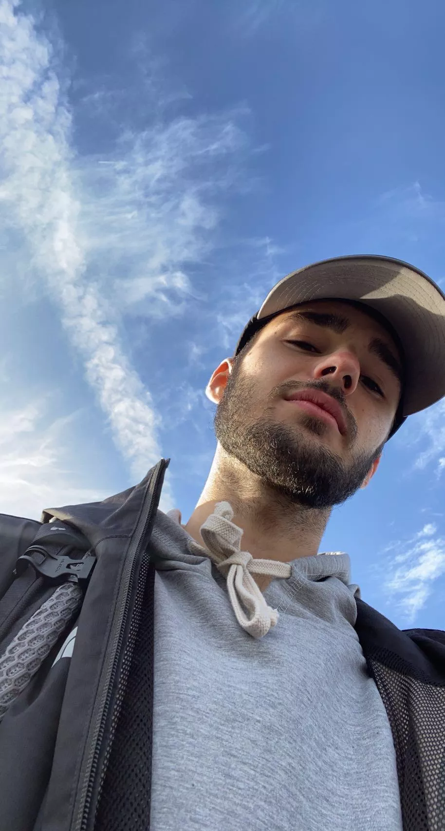 I’d love to chat with an older man. Hmu I’d love to chat with an older man. Hmu