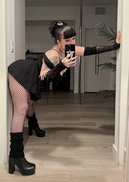 i'd prefer you, instead of that door frame 