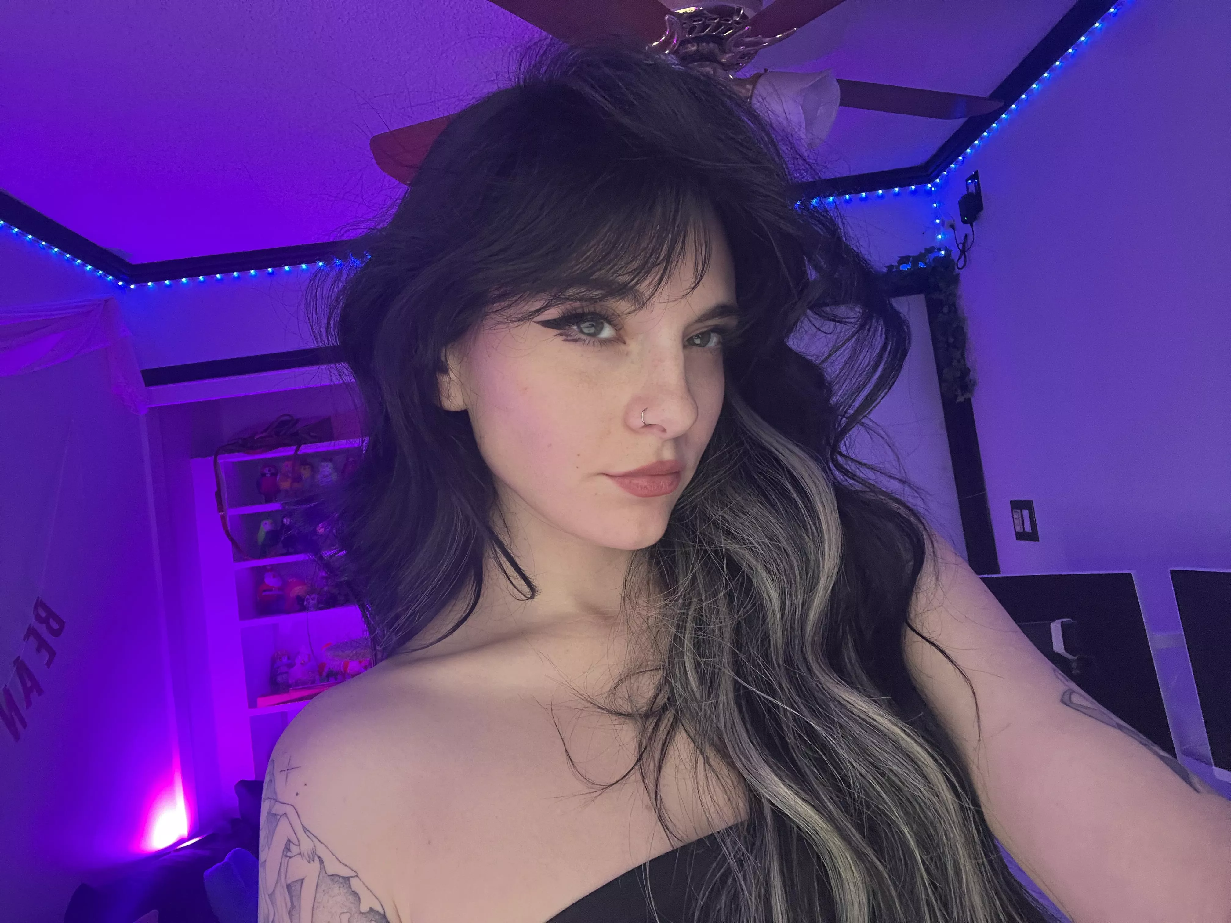 independent girl @kaybri on instagram