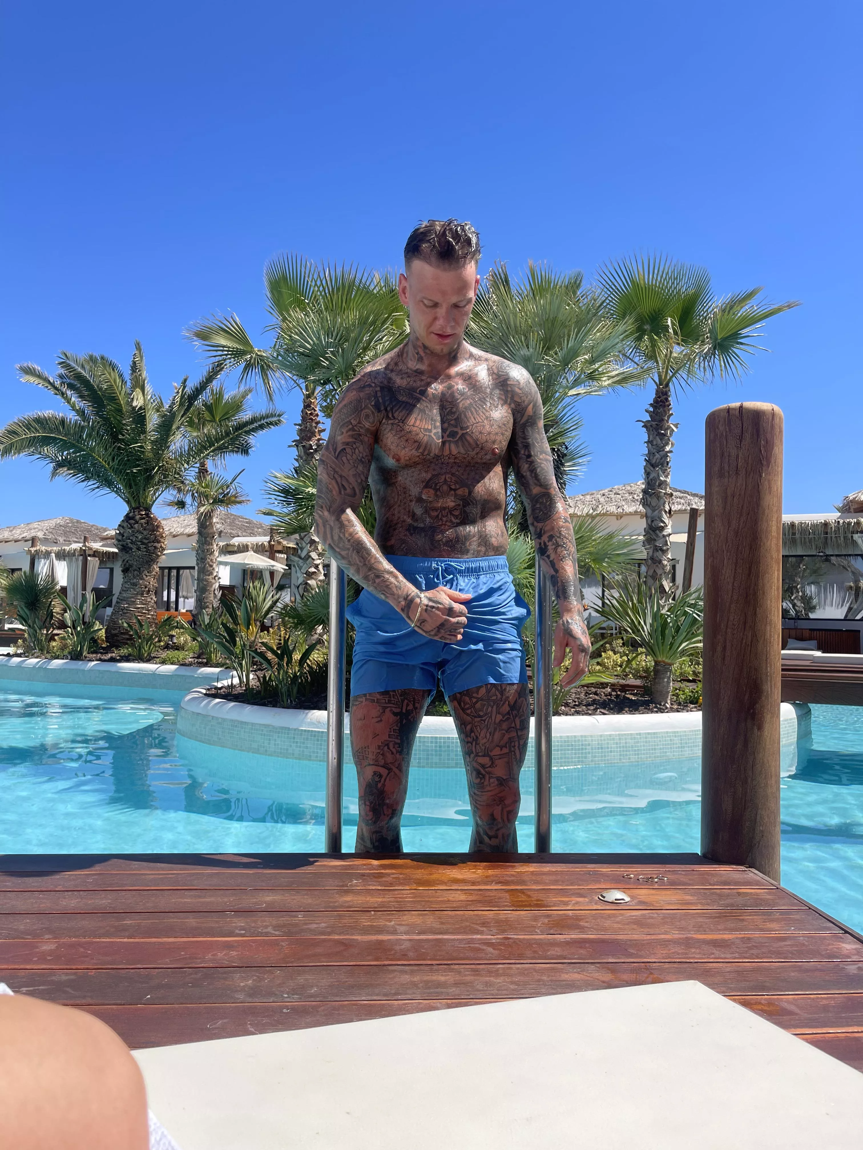 Kind Daddy who could twist you into a pretzel😏

