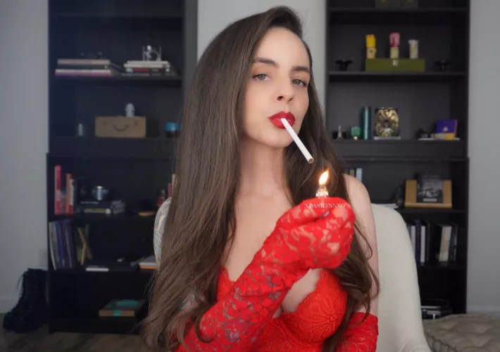 Lady in red ♥️💨