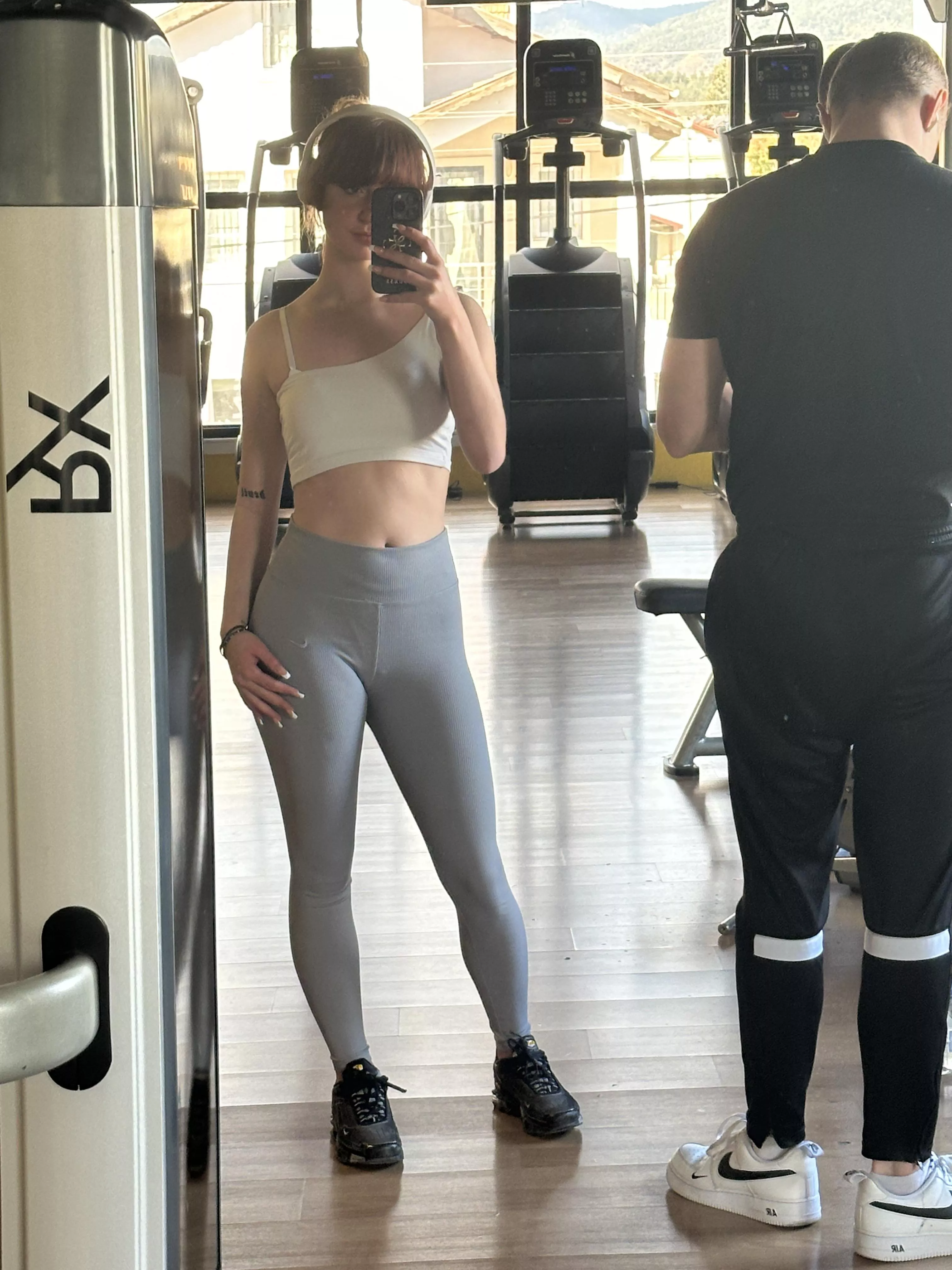 lets train legs together [f]