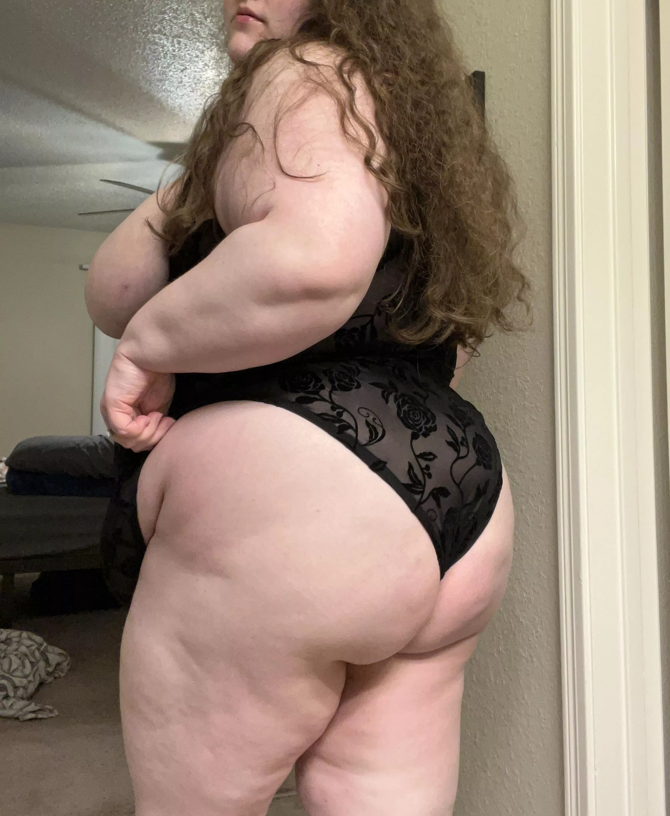 My ass needs some attention, care to show it some love?