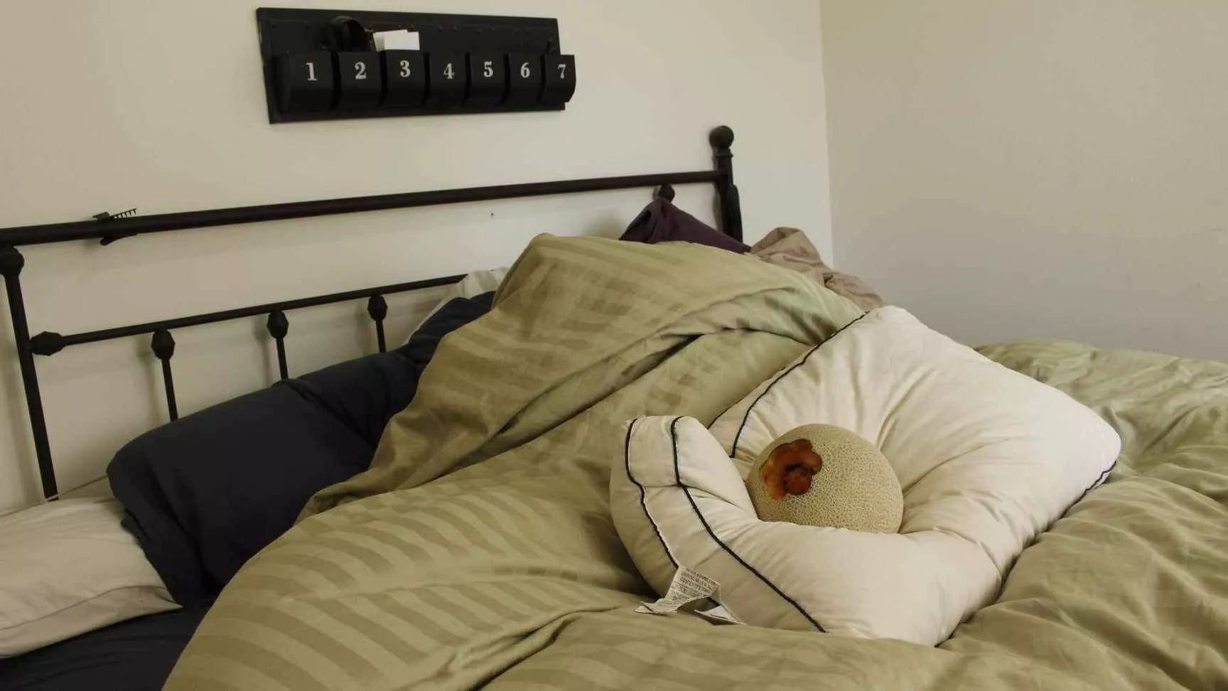 Pillow fucking Fruit smash