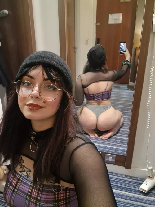 Quick ass pic in the hotel mirror 