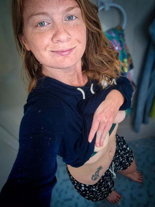 Redhead on your arm: dream or goal?💭