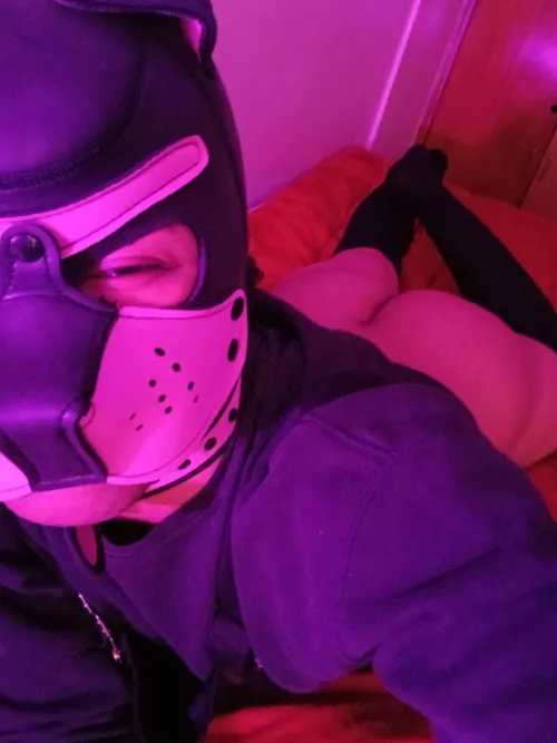 Relaxing's more fun when you're bottomless