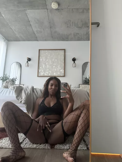 sending nudes to the person with most comments ;)