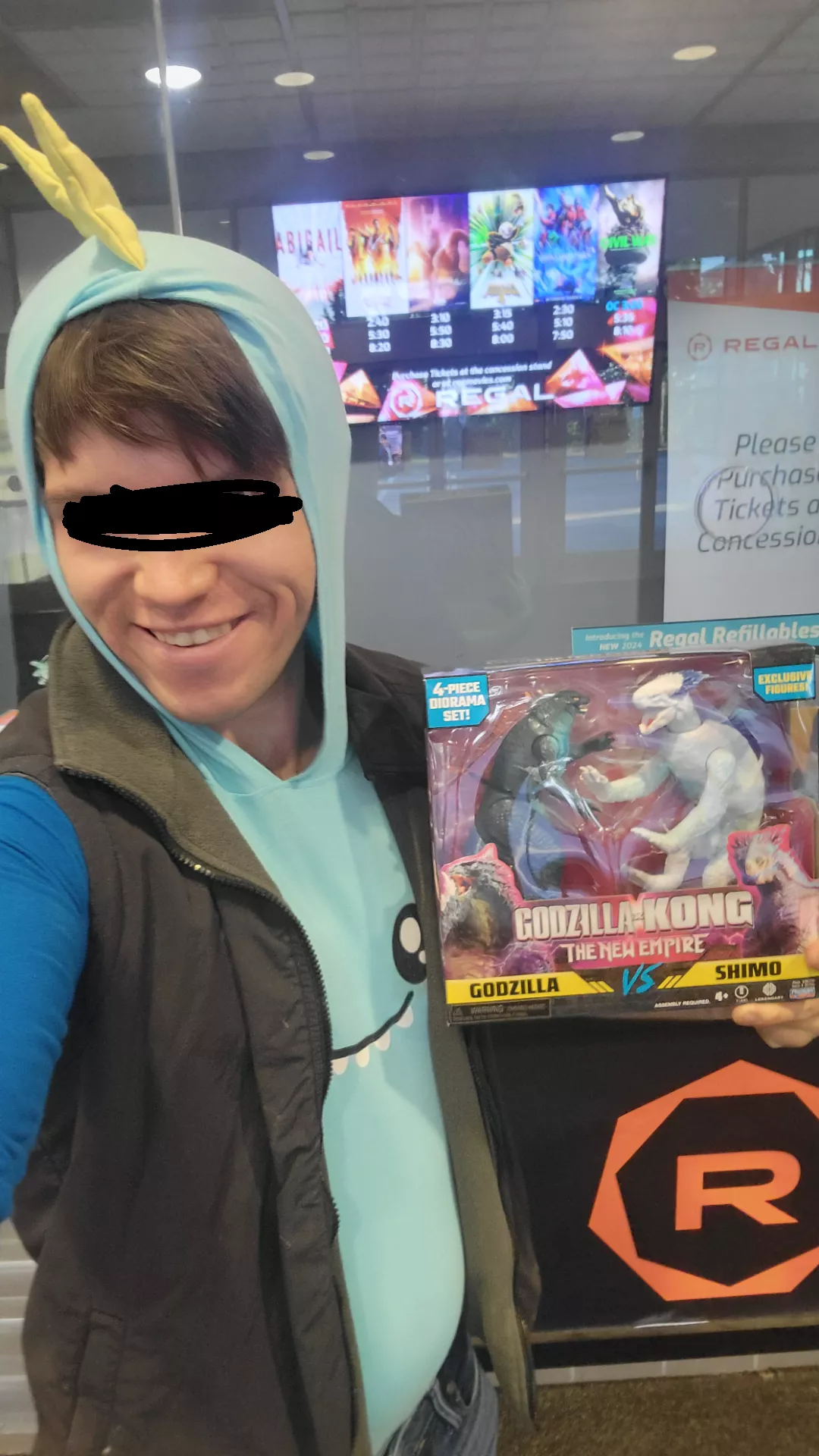 Smol Boy going to see GodZilla X Kong movie 😁😊💙💙💙💙. Feeling Small👶🏻🍼💙💕💙💕💙😊