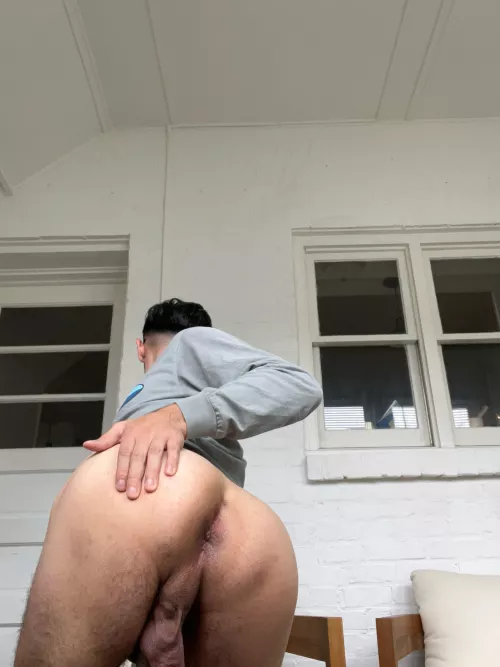 Somebody come fuck this. I’m in heat 🥵🤤😏