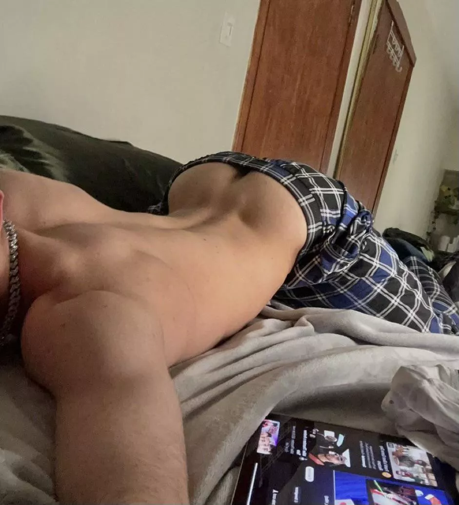 such an boring day need some entertainment m18