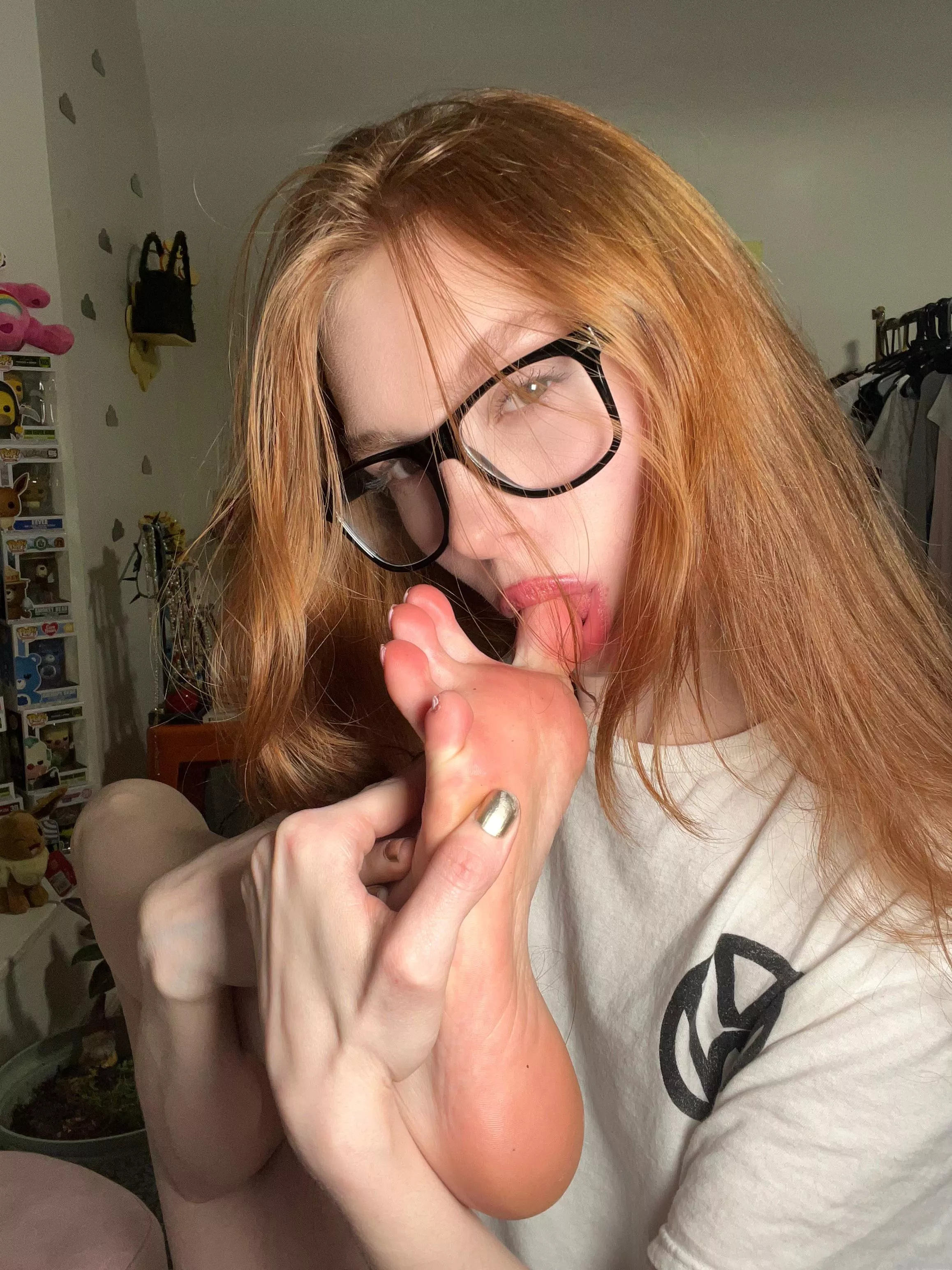 Sucking my toes before bed 