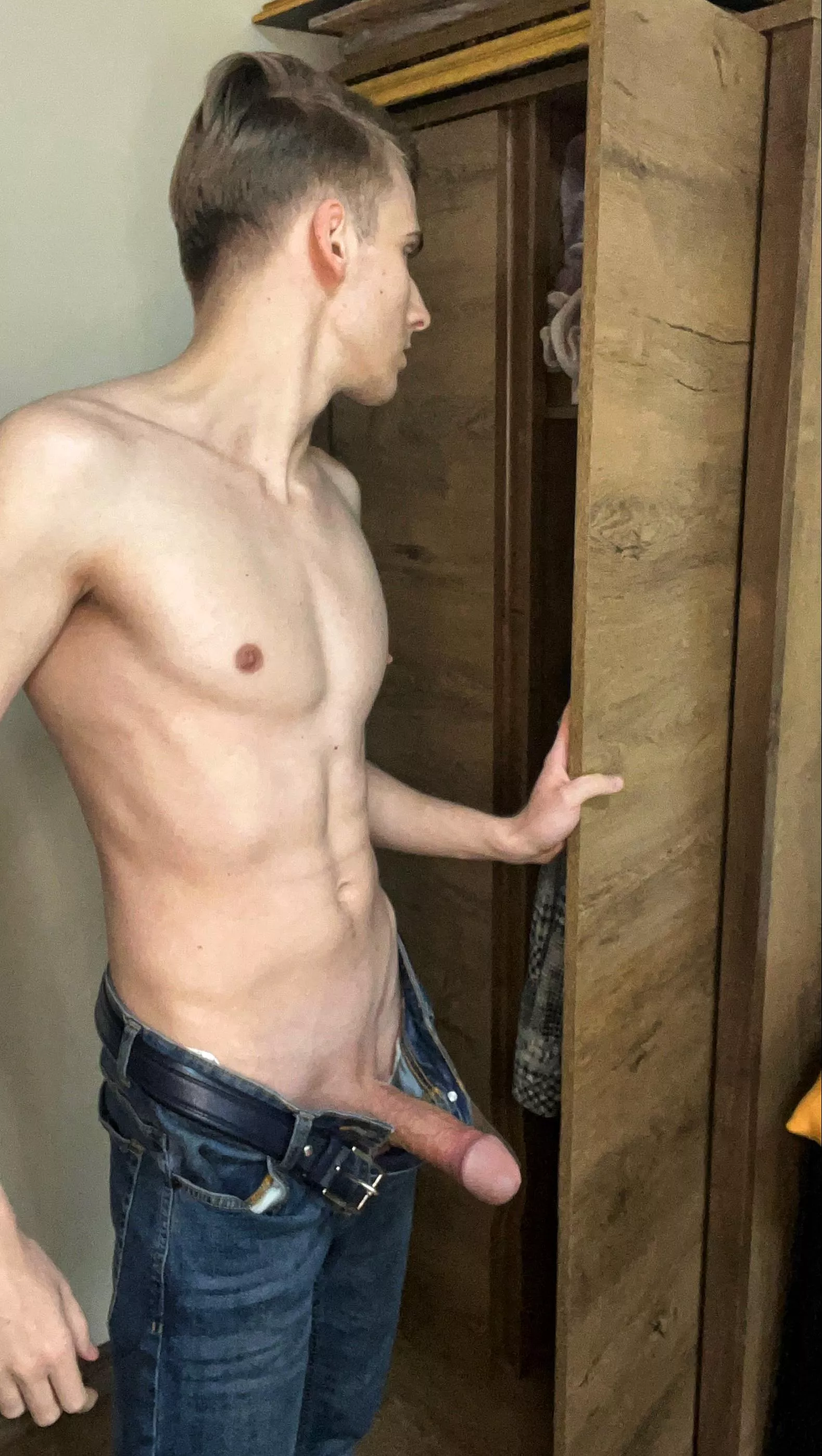 tell me what to wear :) 