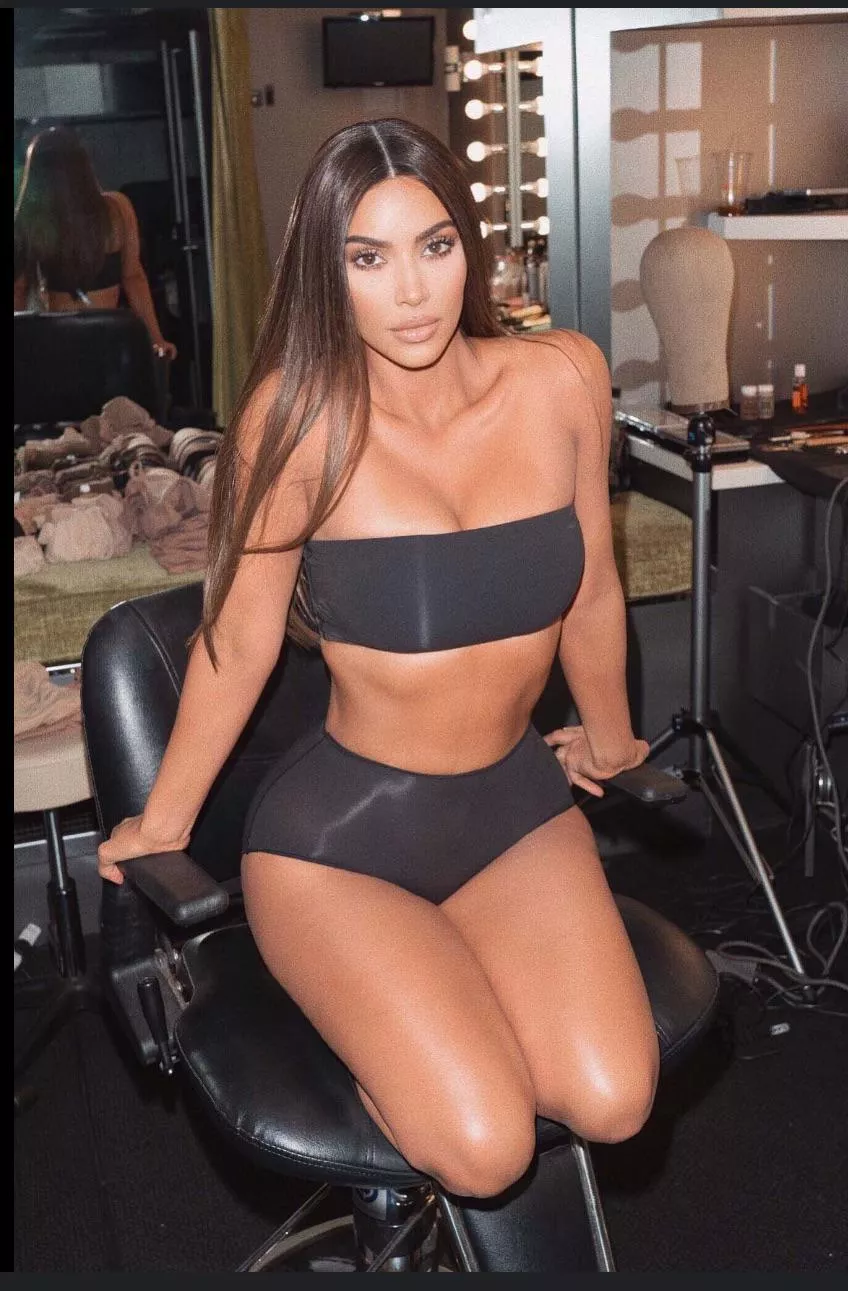 What do you think Kim wears to the gym
