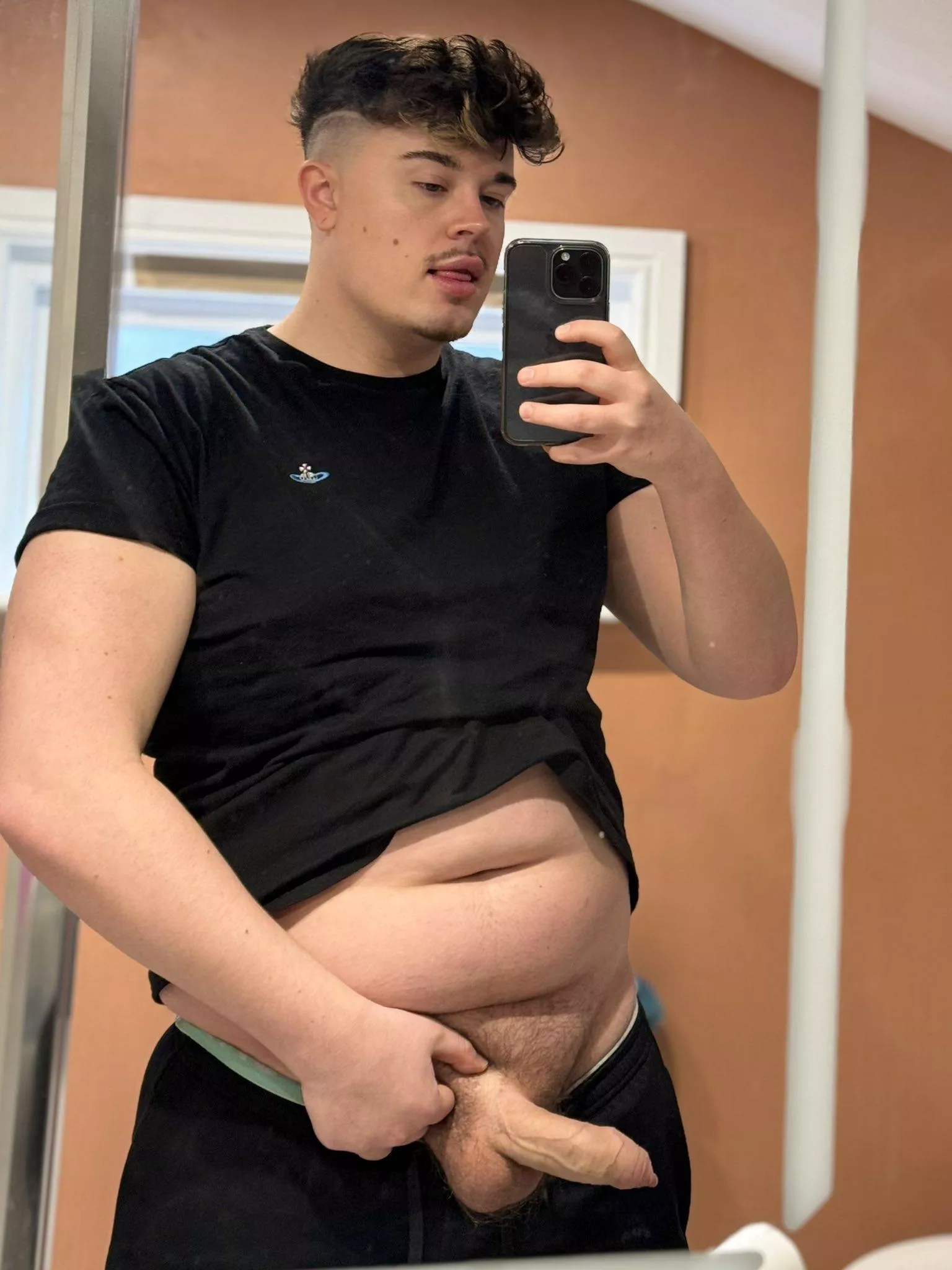 Who likes a big boy with a big cock? 👀 hmu!