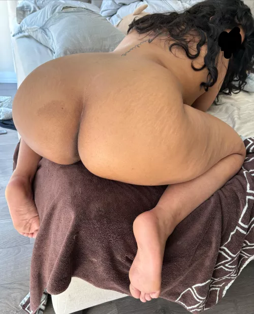 Who wants a turn with these cheeks? [f]