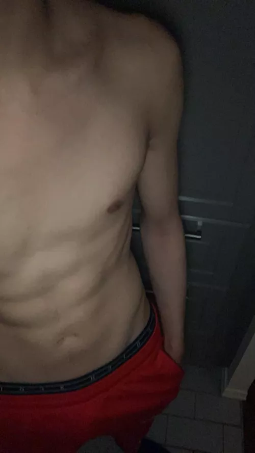 26. Any gym bros to flex and show off for daddy? 😈💪🏼 Snap sir_morin or DMs 💪🏼