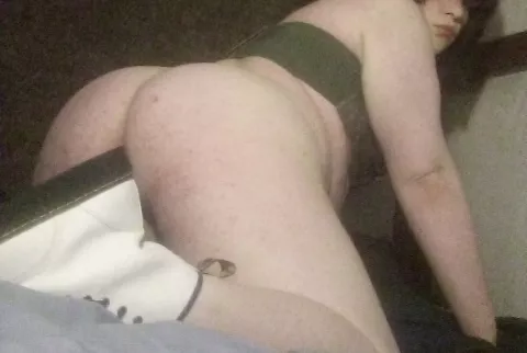 26 year old tgirl here, wanna nut to me? Hmu wraithbabe2 