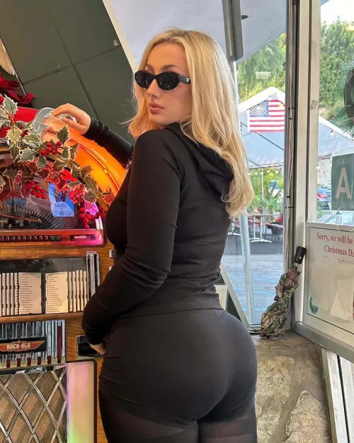 A great day to flaunt my thick thighs