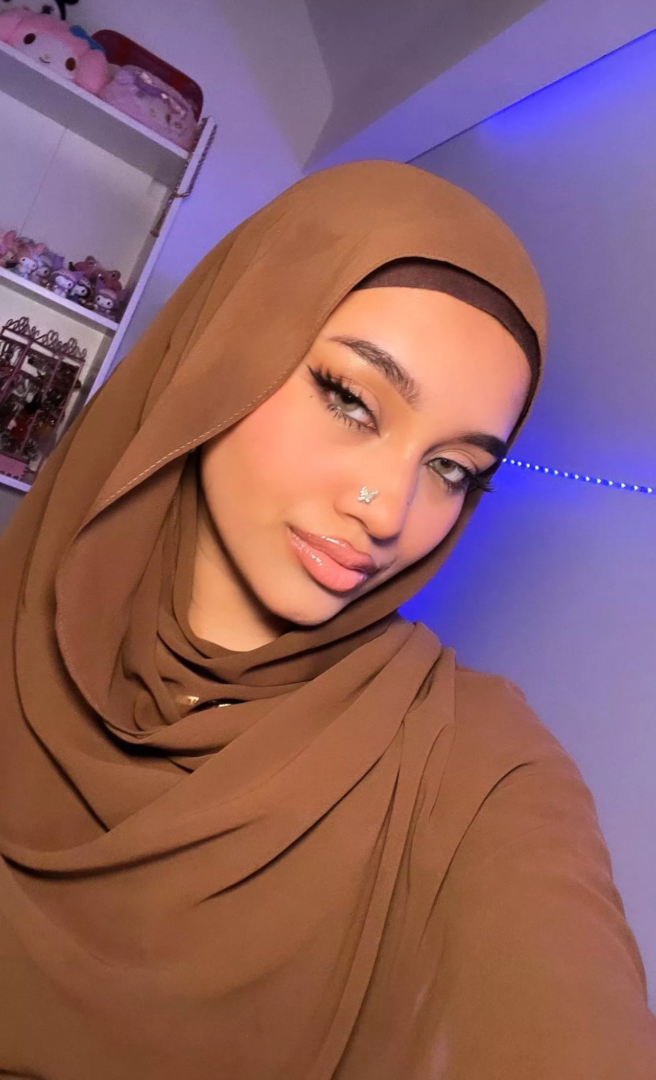 Anyone wanna be my GF cuck to some Monster BBC