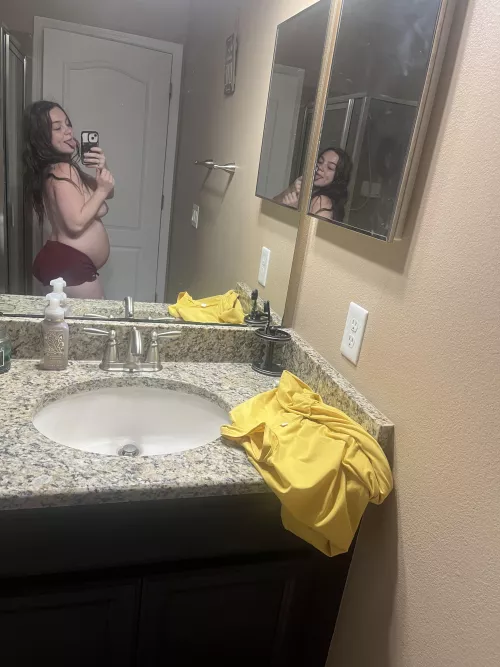 Ask for my OF or for custom content 