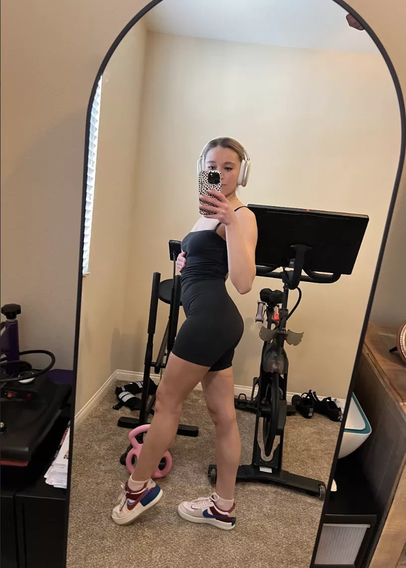 can you see my thickness coming in (f)